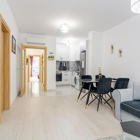 Paris Luxury Top Centre 2Bdr Apt W Work Desk And Wifi Near Nevsky Cathedral Sofya Dış mekan fotoğraf